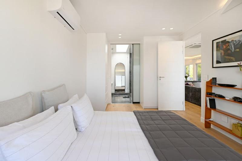 2 Bedroom Property for Sale in Sea Point Western Cape